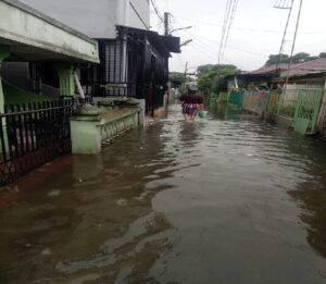 medanoke.com - Banjir melanda permukiman warga Pulo Brayan